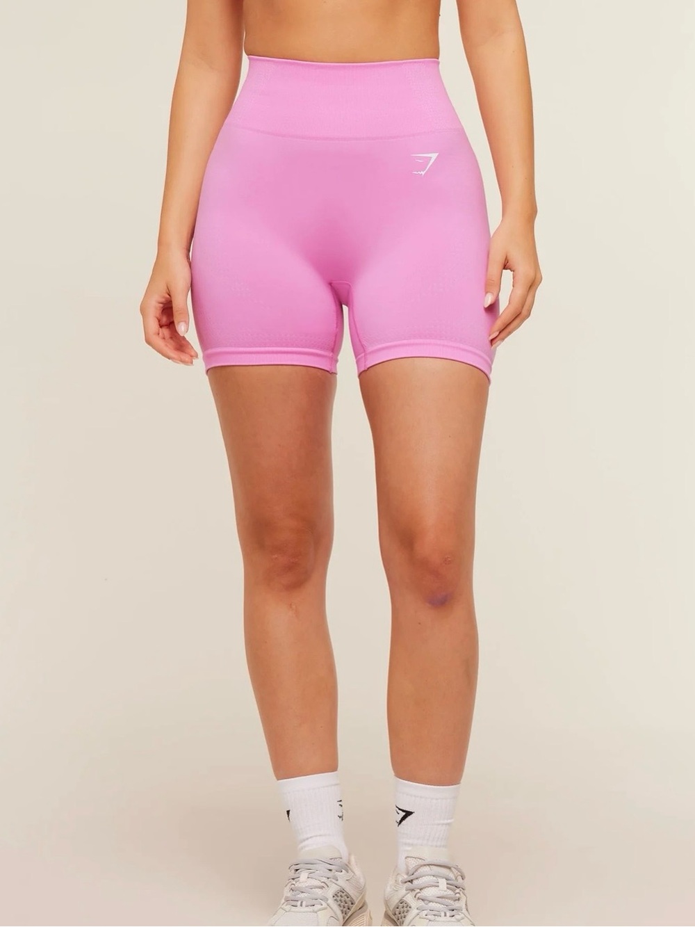 Gymshark Vital Seamless Short- Focus Pink - Picture 3 of 6